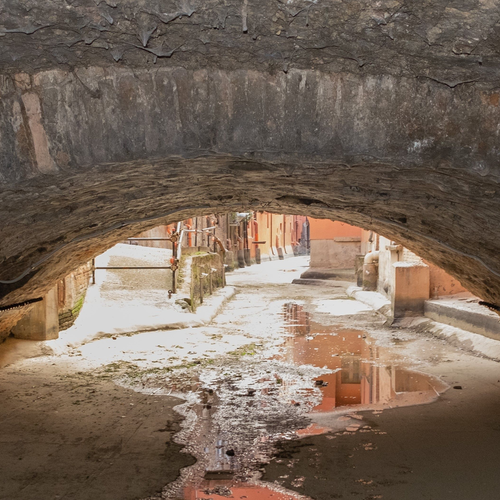 Ponte visibile durante le visite nei sotterranei
