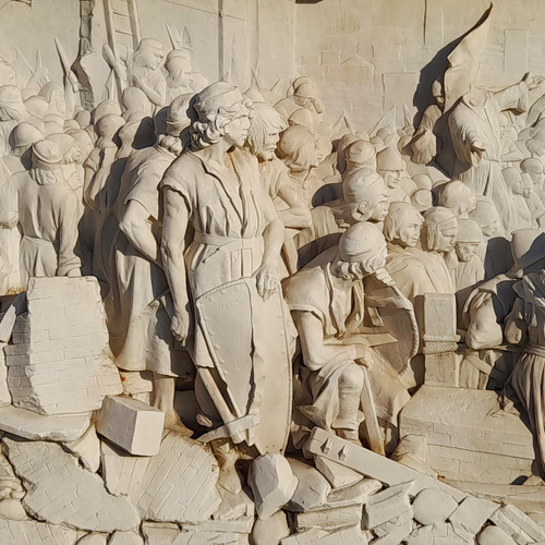 Fig. 2. Arturo Orsoni, La distruzione del Castello di Galliera, bassorilievo, scalea monumentale della Montagnola, Bologna, fine del XIX secolo.