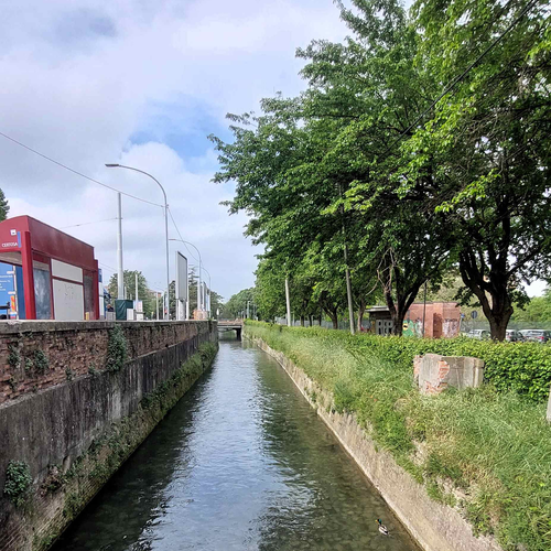 Veduta del canale di Reno dal ponte adiacente via Andrea Costa e la ciclopedonale