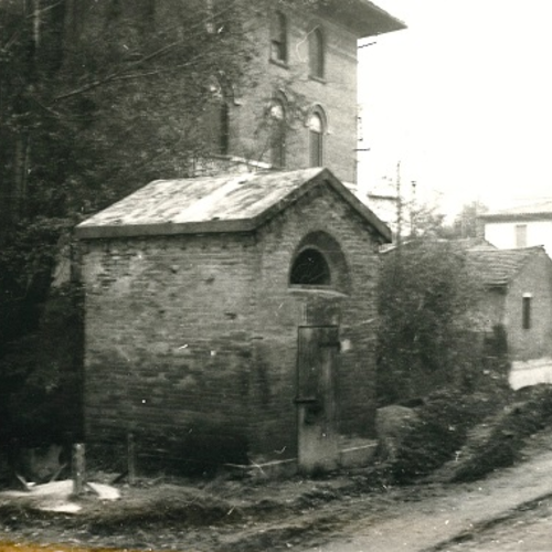 Fig. 3. Anonimo, L’antico manufatto di derivazione della Canaletta Ghisiliera in via Sabotino, Foto Archivio Canali di Bologna, post Seconda Guerra mondiale.